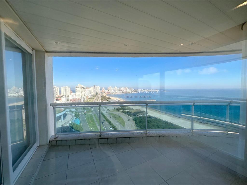 Apartamento de 3 dormitorios en suite, en Torre a