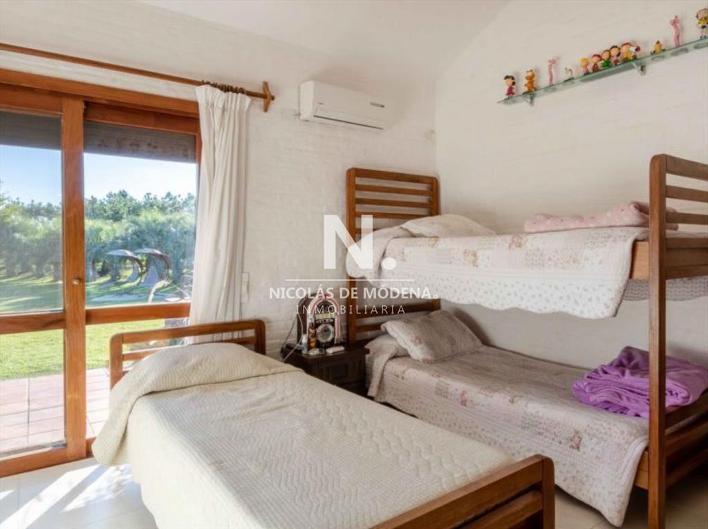 Espectacular mansion a solo metros de mar en venta, 8 dormi