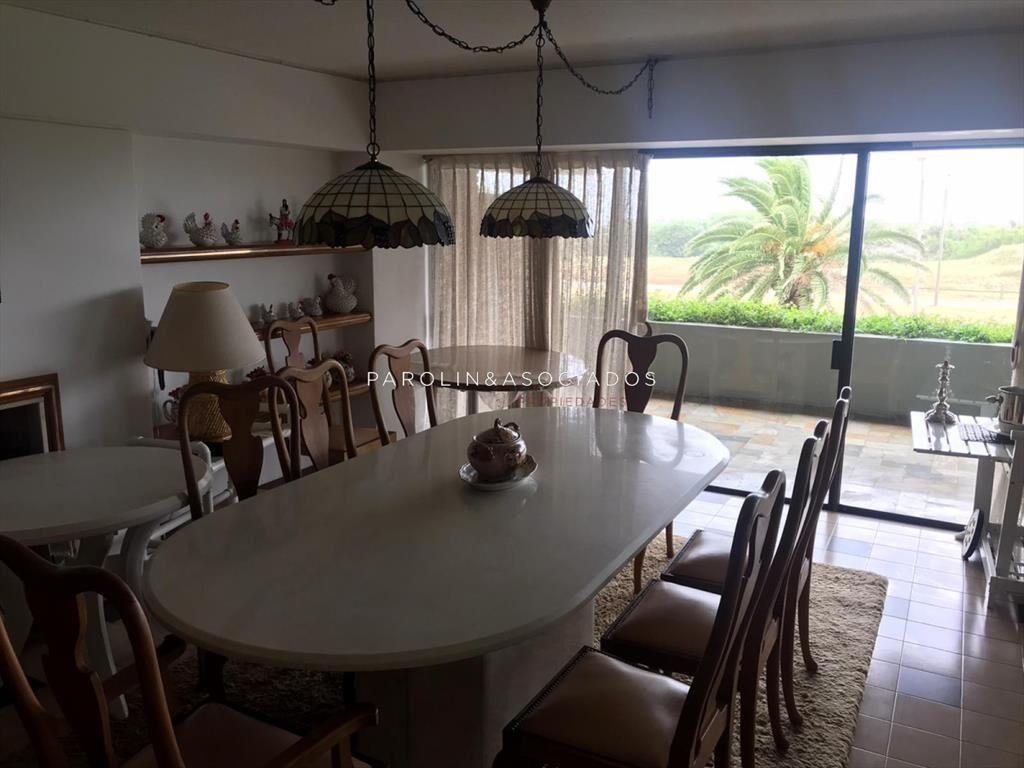 Apartamento en venta de 4 dormitorios en Sea del