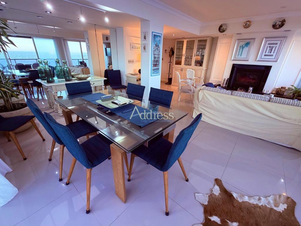 Apartamento en Peninsula, frente al mar, de 3