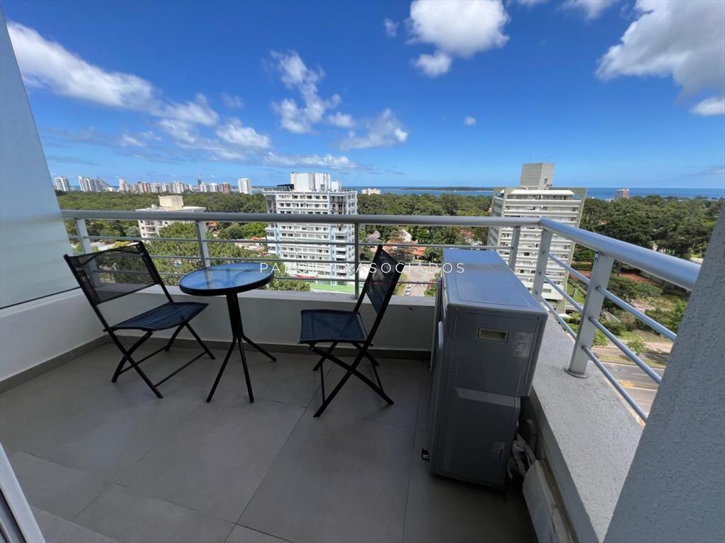 Apartamento en venta de 2 dormitorios en edificio