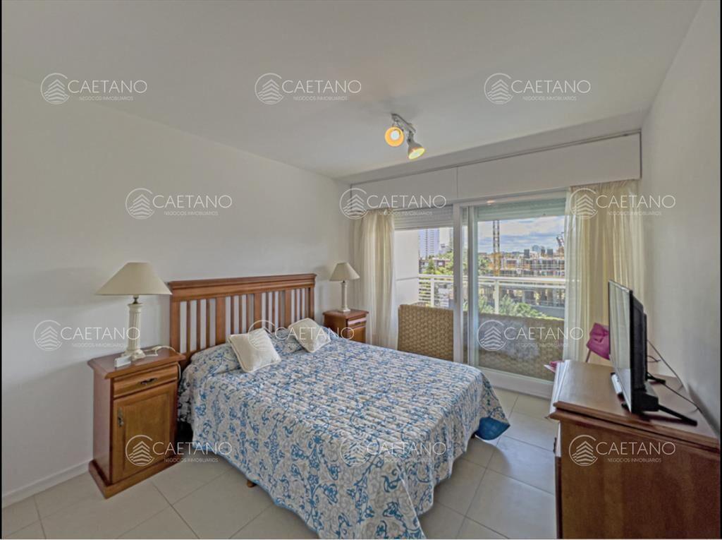 Venta. apto. Torre con servicios
