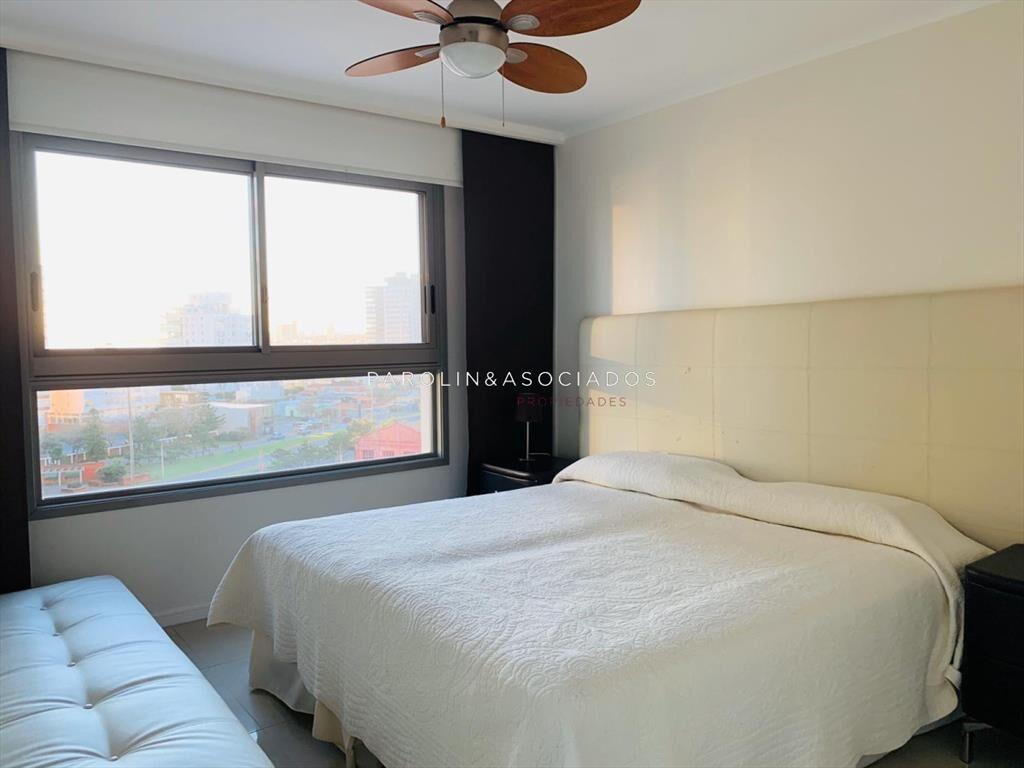 Apartamento de 4 dormitorios en venta en torre