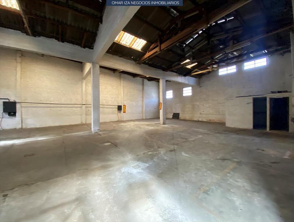 VENTA con renta local industrial deposito galpon atahualpa