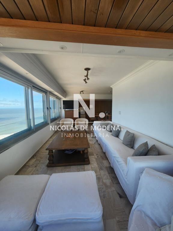 En venta apartamento de 2 dormitorios en Punta