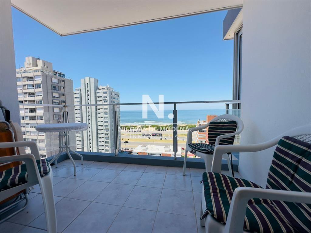 Venta de apartamento de 2 dormitorios con todos