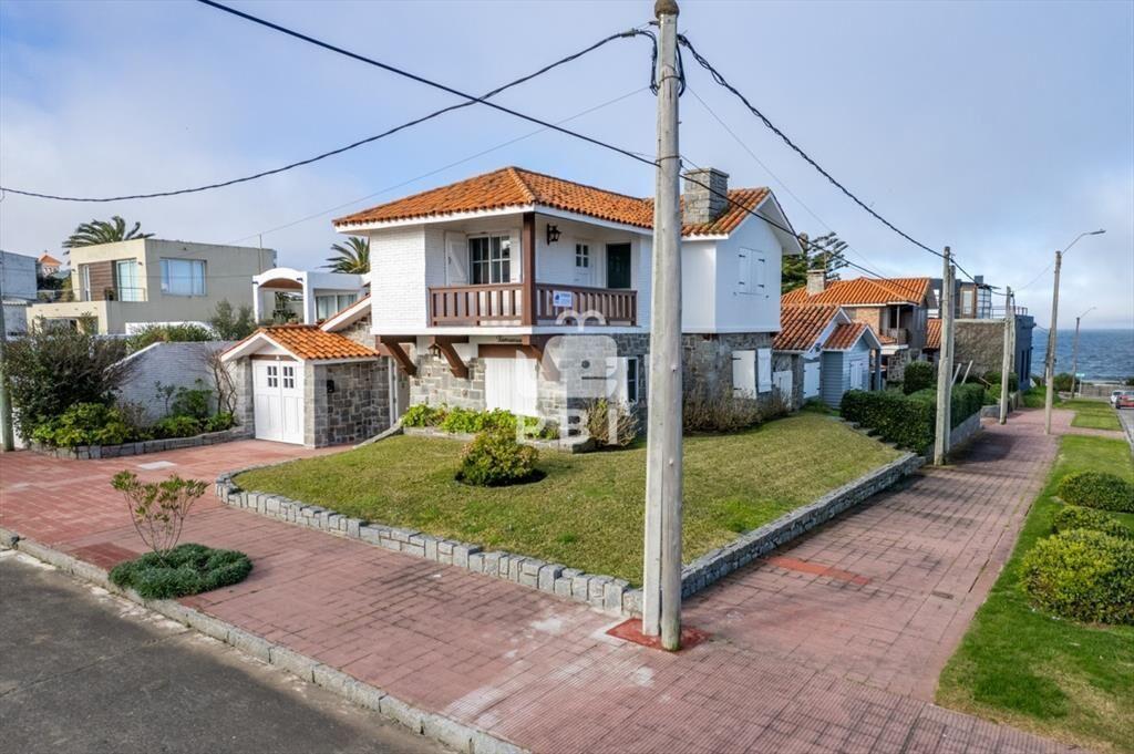 Venta casa 3 dormitorios, Peninsula. - Ref :