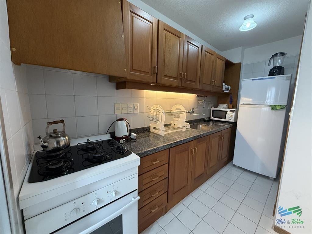 En venta apartamento 2 dormitorios con cochera,