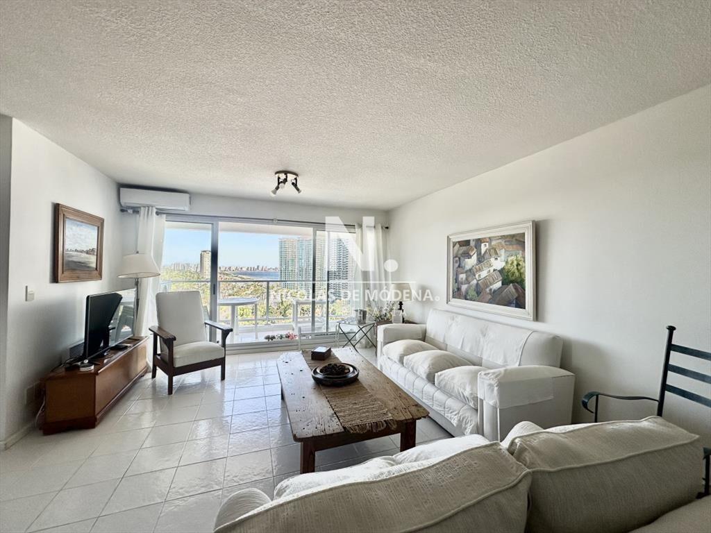 Venta apartamento 3 dormitorios. Playa mansa, del
