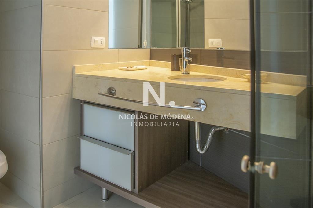 Vende apartamento de 3 dormitorios en Wind Tower,
