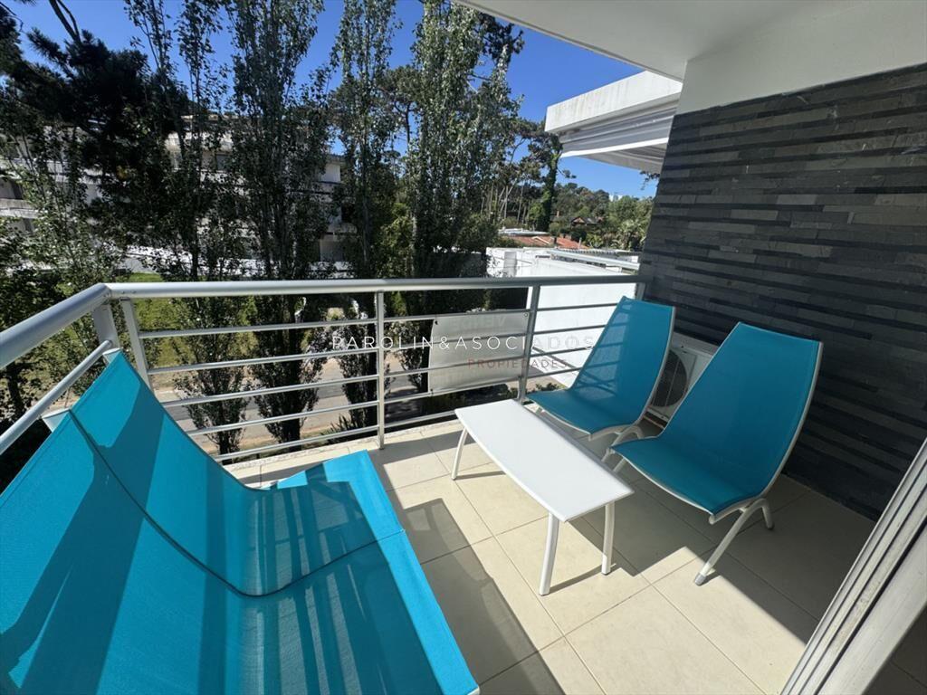 Apartamento de 3 dormitorios en venta en la zona