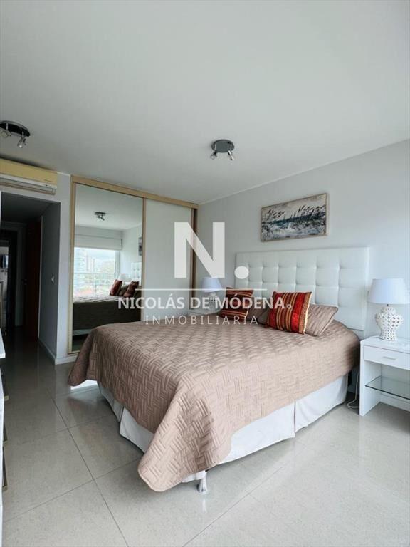 Vende impecable apartamento de 3 dormitorios, con