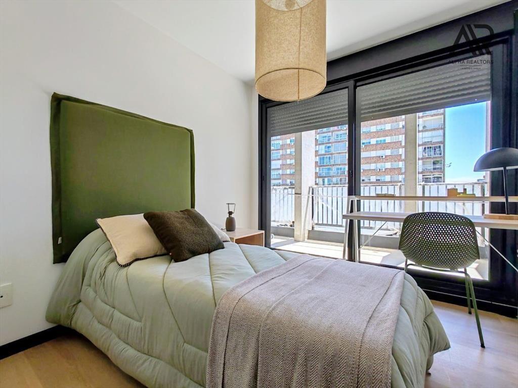 Apartamento de 2 dormitorios con terraza en Parque Batll...