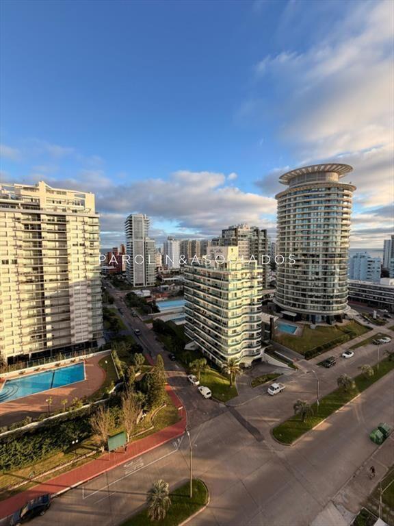 En venta apartamento de 2 dormitorios, con vista
