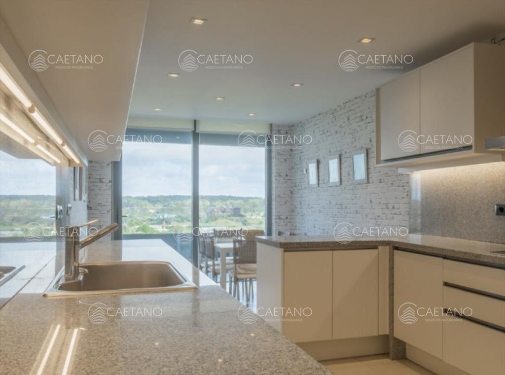 Alquiler espectacular penthouse duplex Punta del