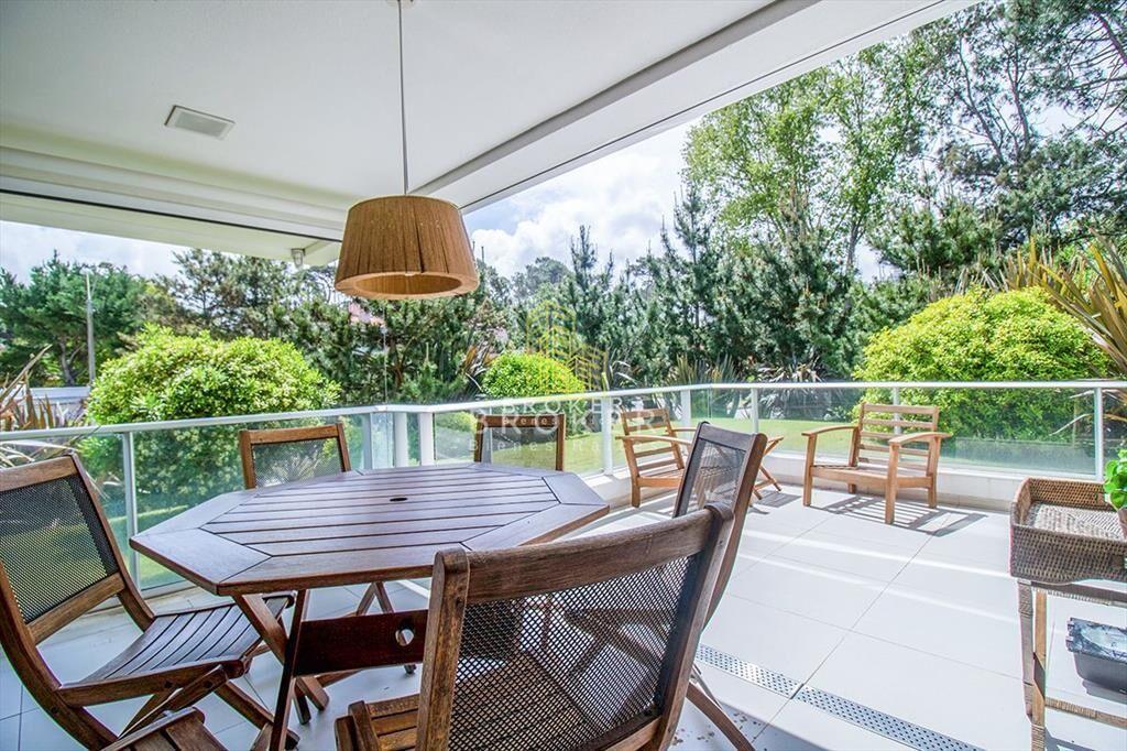 Espectacular y amplio departamento en alquiler en