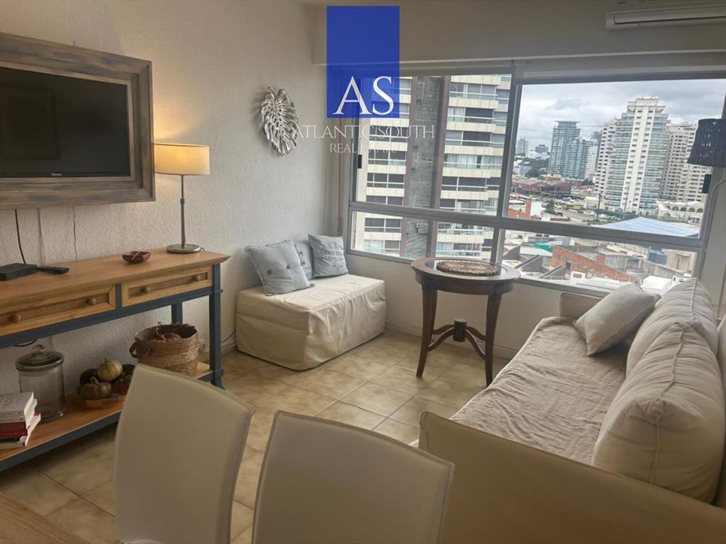 Apartamento 1 dormitorio con vista al mar y en