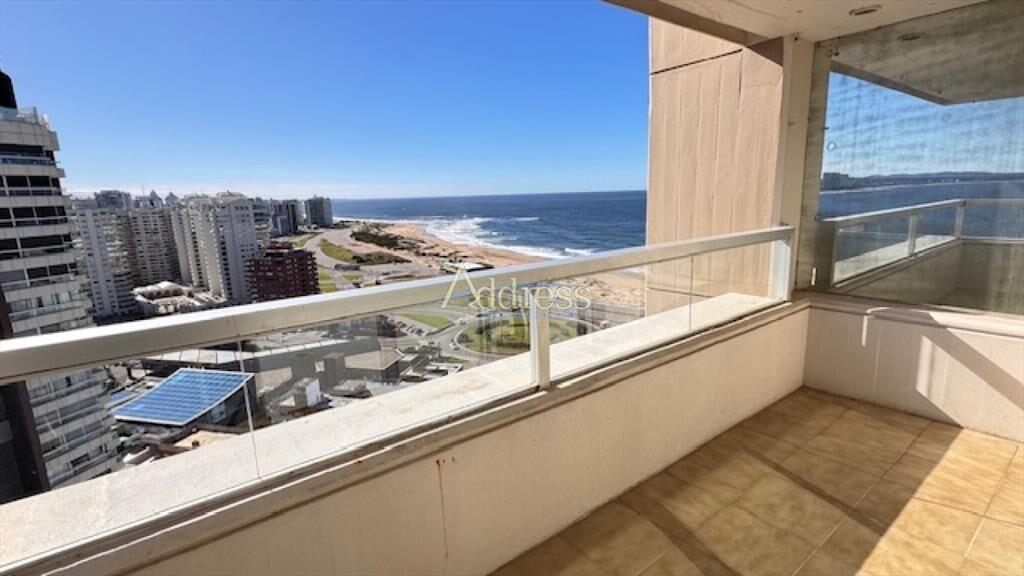 Apartamento de 3 dor, 3 baños, Balcon y Garage cuenta con