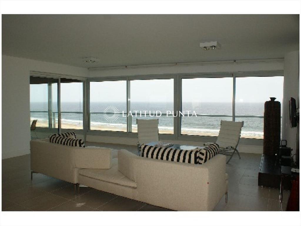 Apartamento en Le Parc, 3 suites más dependencia