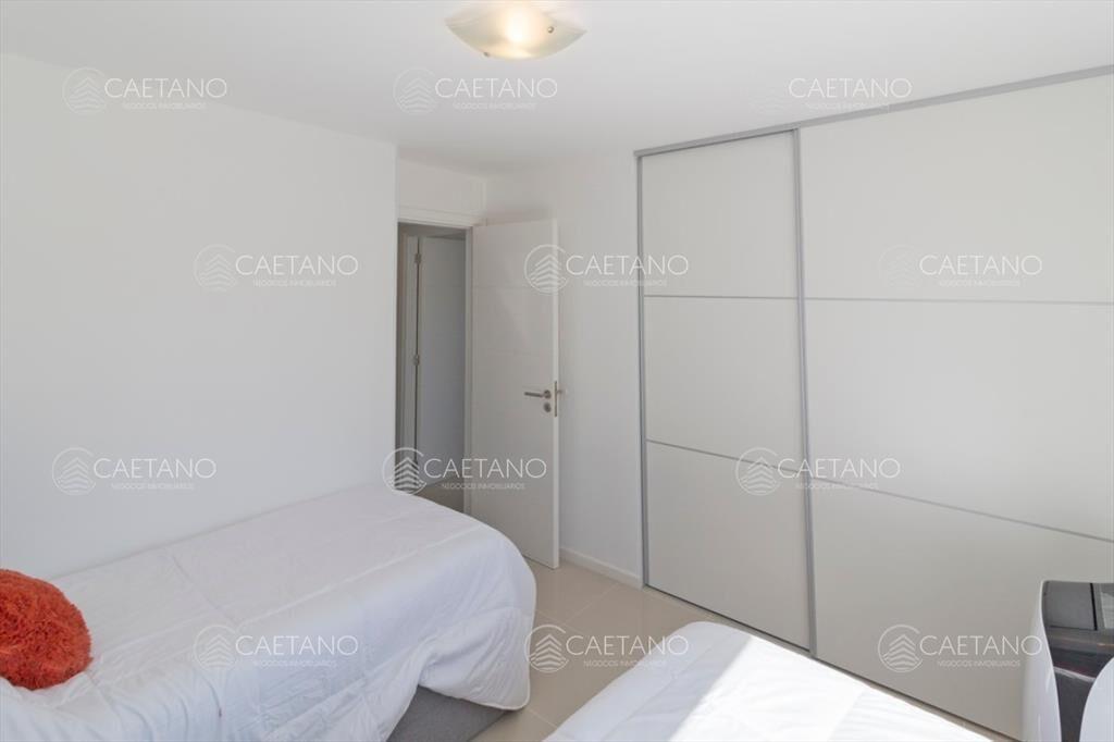 Hermoso Apartamento en torre Arenas del Mar 2