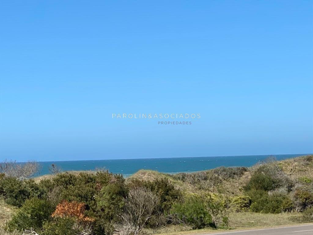 Hermoso apartamento en playa brava en primera al