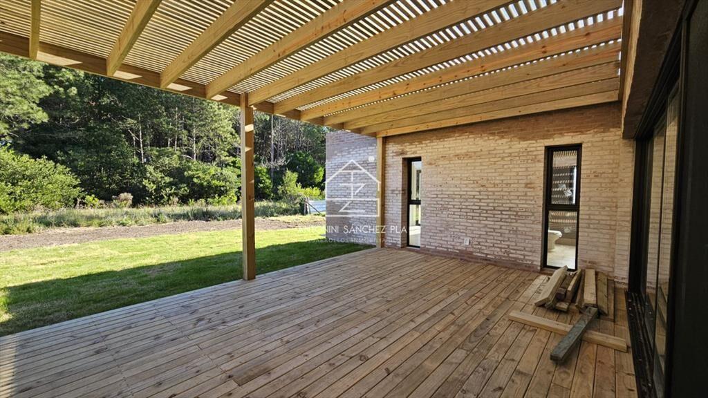 Casa a Estrenar en Barrio Pinares   Â? Moderna, y
