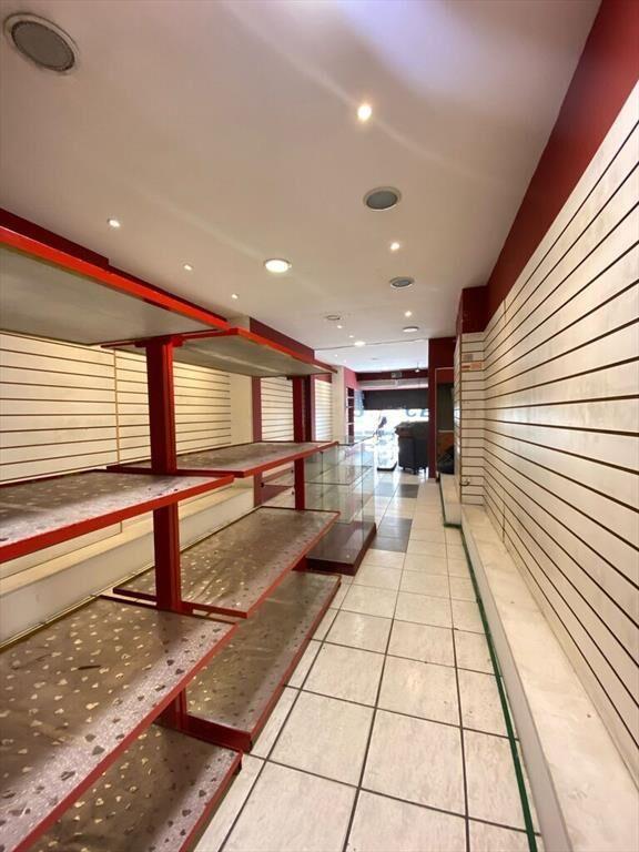 Local Comercial en Alquiler en 18 de Julio y cuareim. plaza