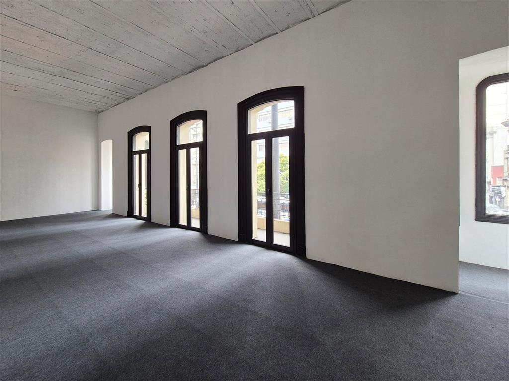ALQUILER - OFICINAS - CENTRO - EDIFICIO de TRES PISOS -