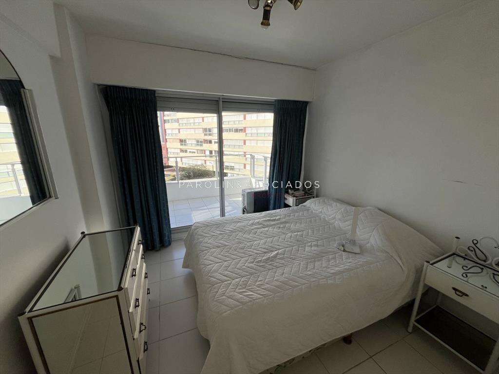 Apartamento de 1 dormitorio en venta. Brava, del