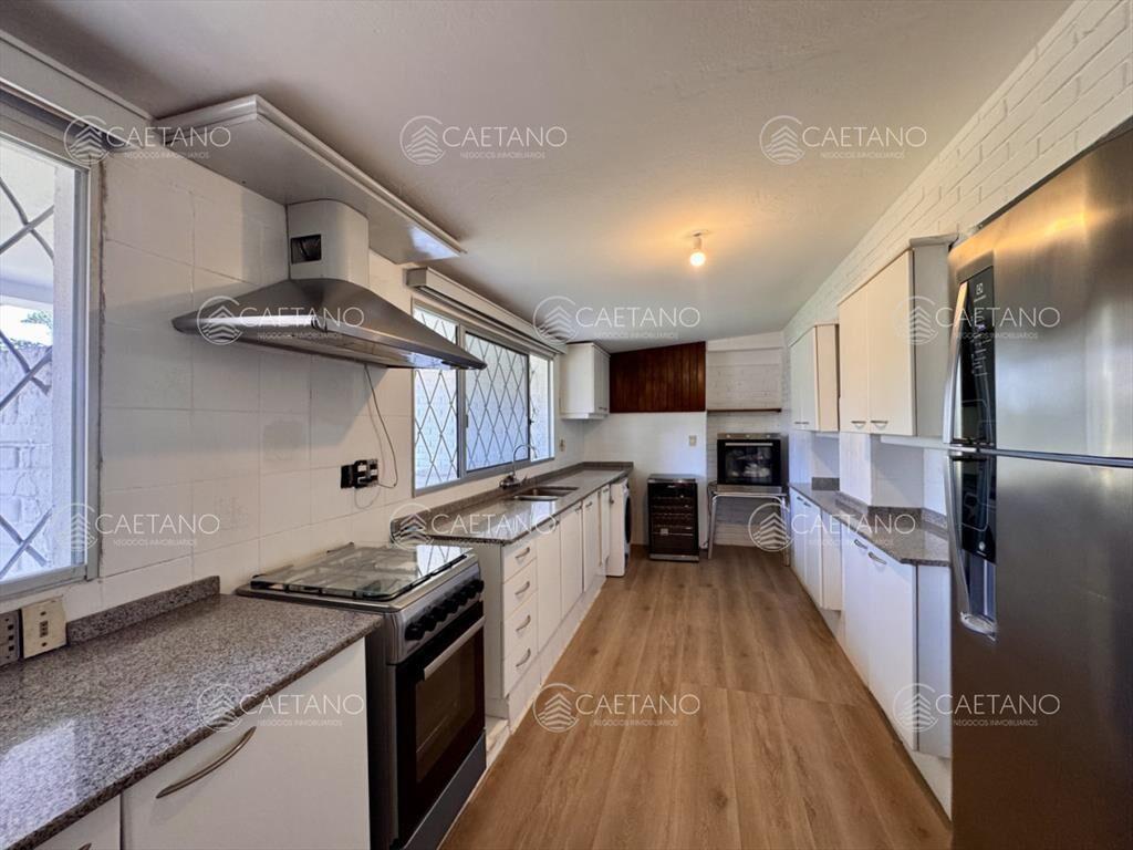 Venta casa 7 dormitorios, Cantegril, Punta del