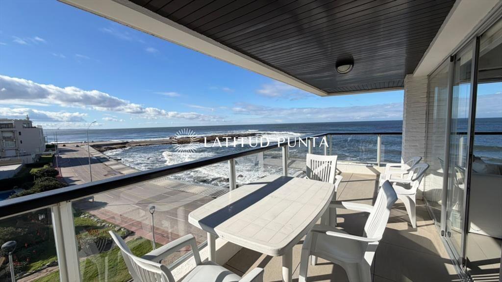 Apartamento 3 dormitorios. Península