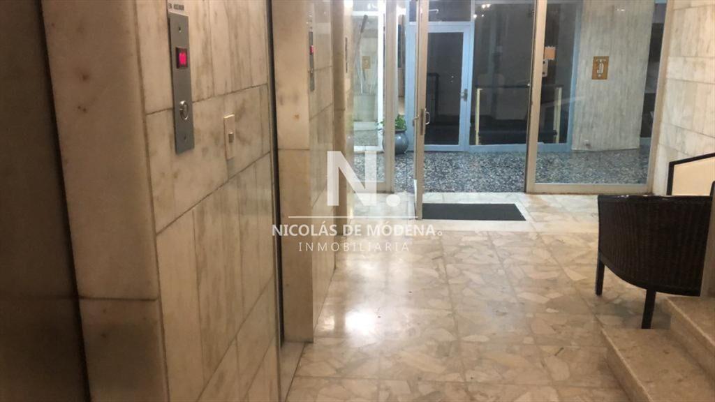 Venta Apartamento de 1 dormitorio en La sobre Av.