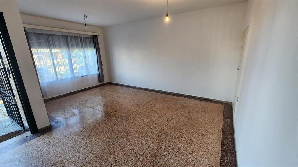 Venta Casa 2 dormitorios con balcón y azotea en excelente z