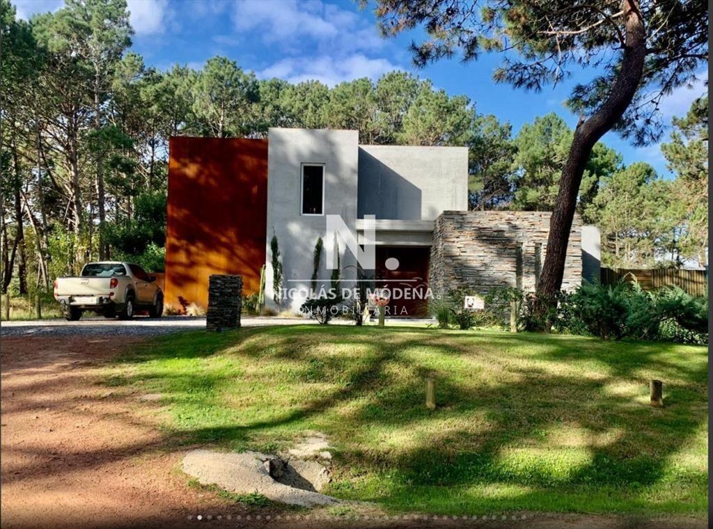 Se vende casa en Montoya, La Barra en impecable