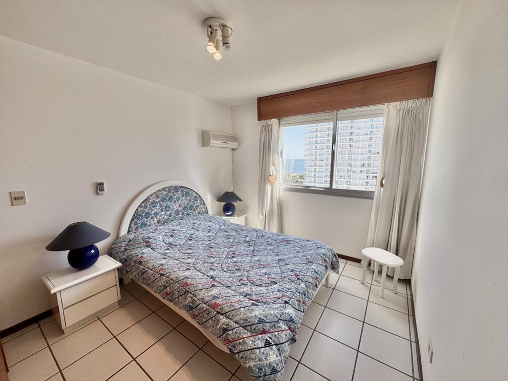 PENT-HOUSE EN VENTA DE 2 DORMITORIOS Y PARRILLERO