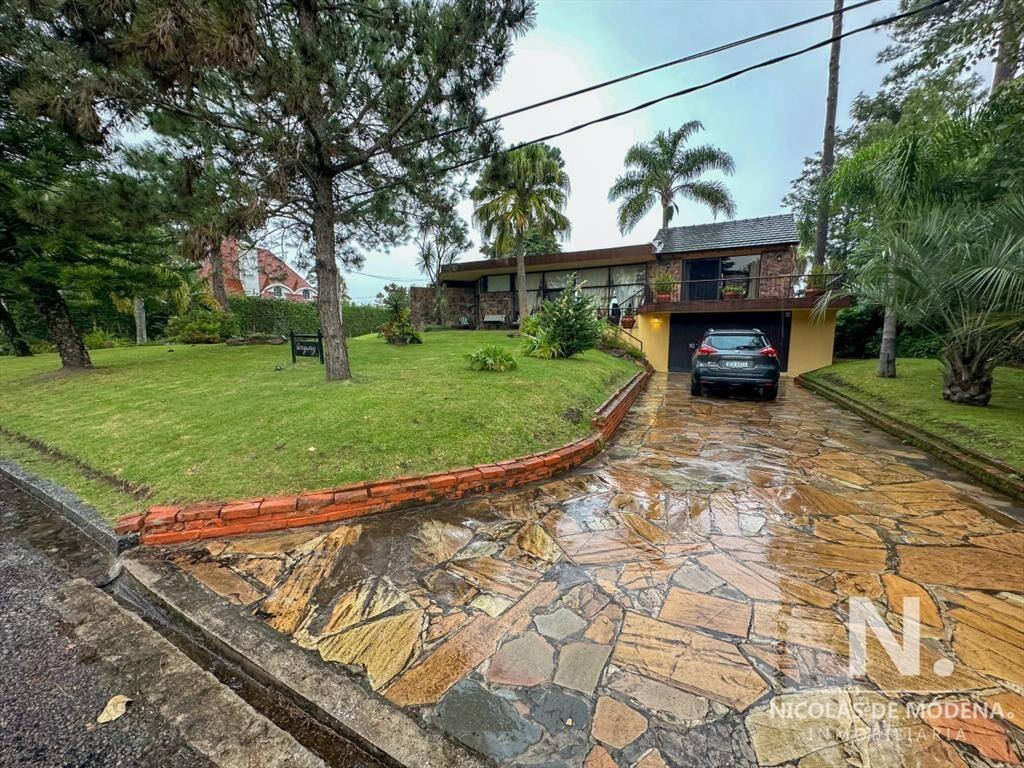 Casa en excelente zona de Playa Mansa