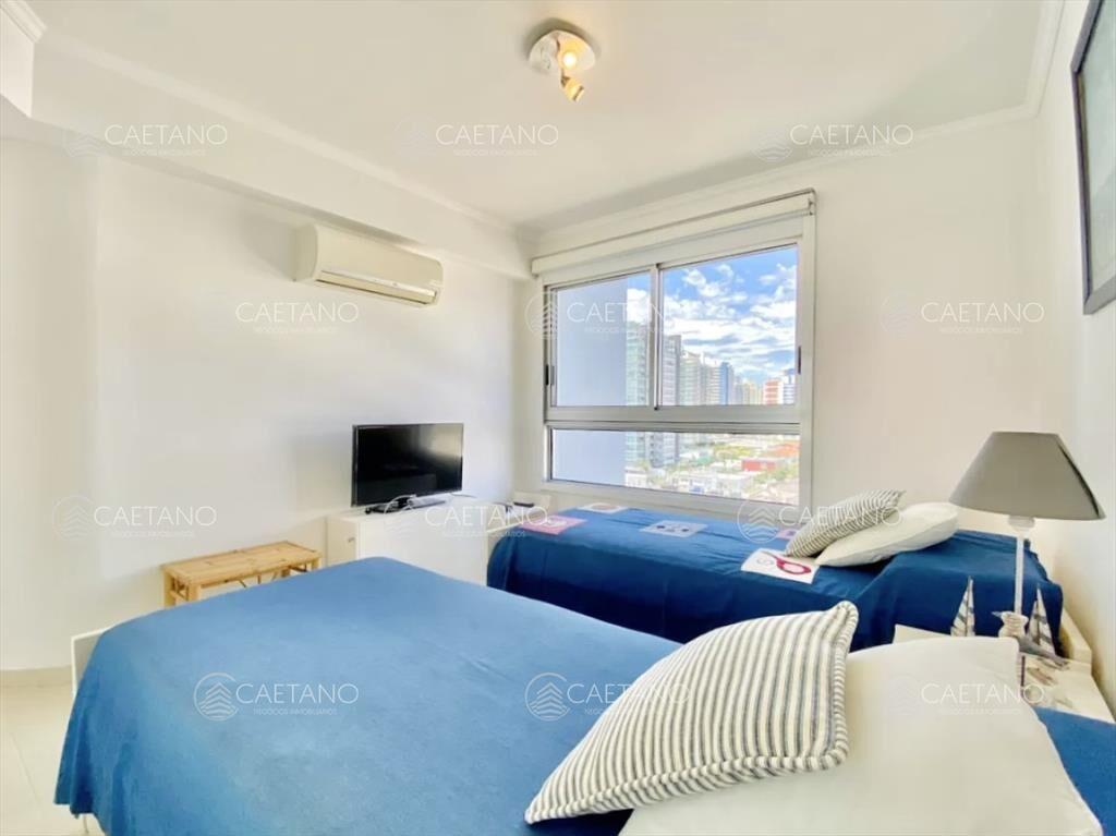 Apartamento en Venta de tres dormitorios, Punta