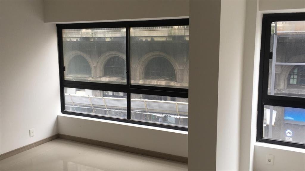 Venta amplia oficina Centro Montevideo City Tower