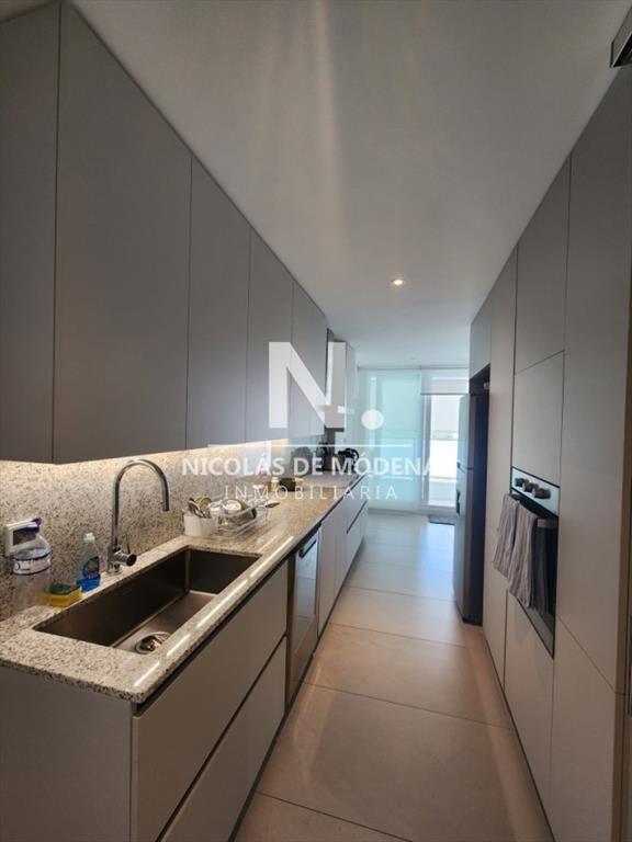 Vende apartamento de 3 dormitorios en suite, con vista al m