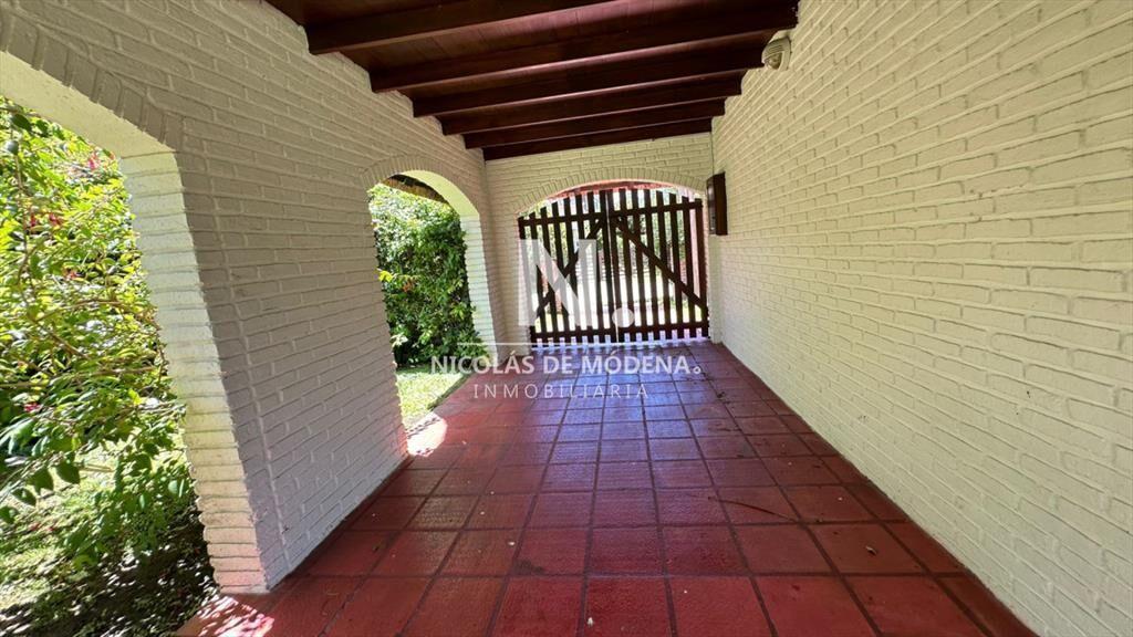 En venta casa en San Rafael, de 4 dormitorios mas dep, con