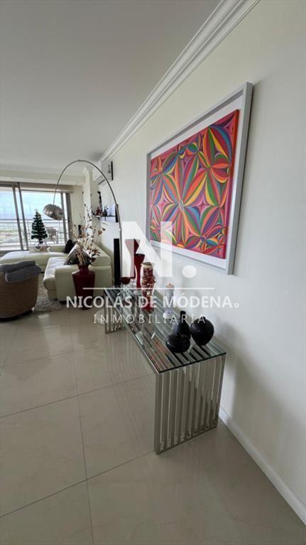 En venta apartamento de 3 dormitorios en Brava,