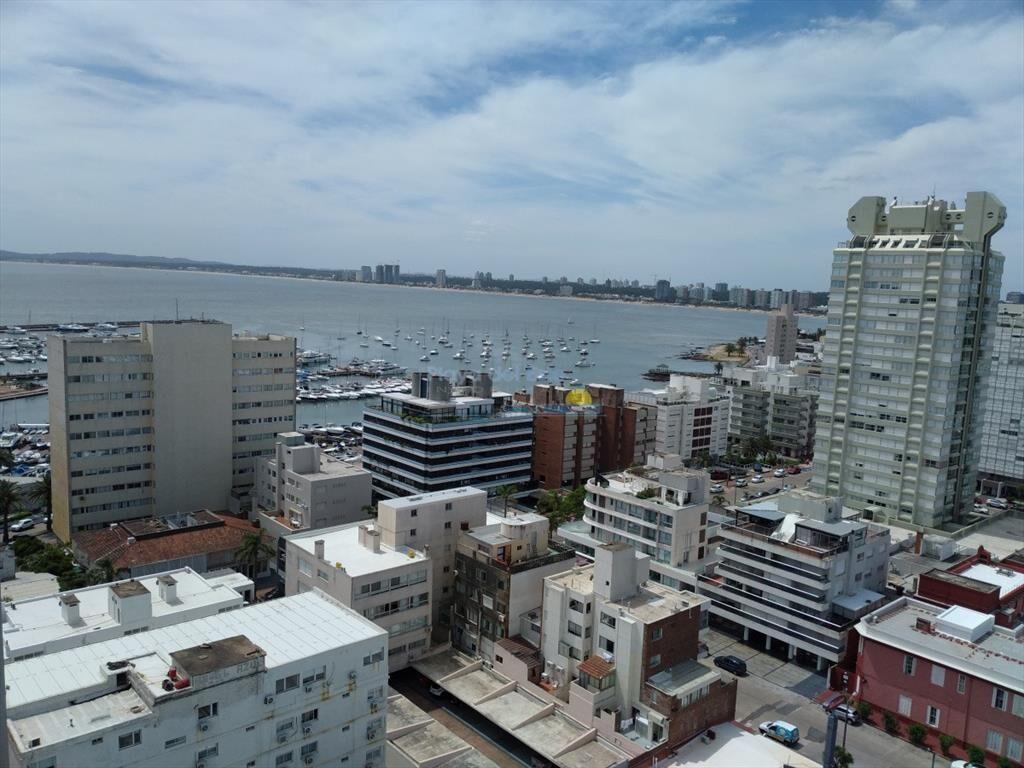 apartamento en zona de Peninsula  con hermosa a