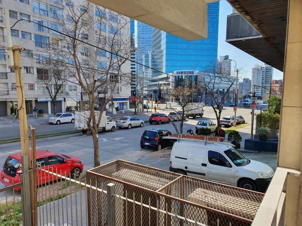 oficina - prox wtc y Montevideo Shopping,  85 m2 , 4 ambien