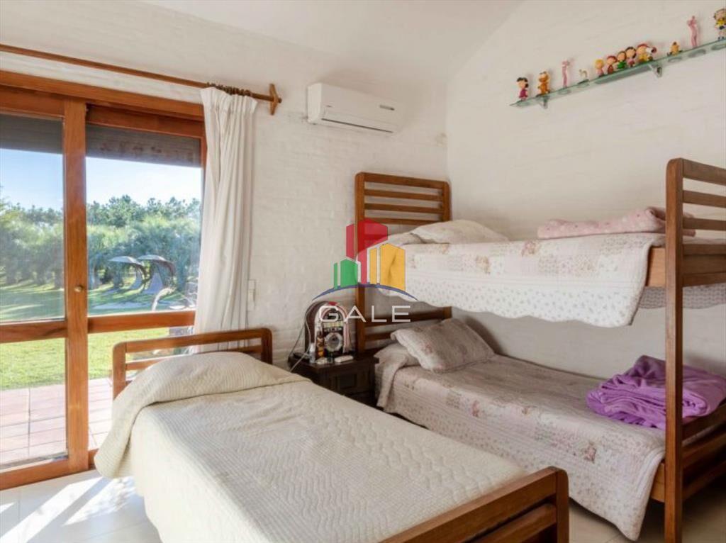 Espectacular mansion a solo metros de mar en venta, 8 dormi