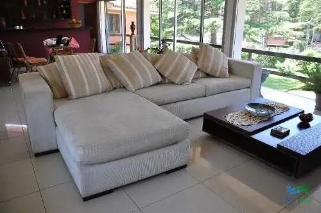 Casa en venta. Cuenta con ambientes amplios, A