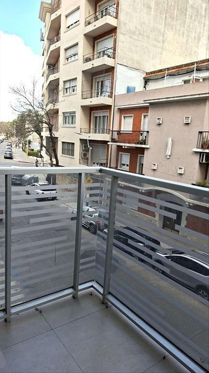 VENTA O ALQUILER POCITOS 2 DORMITORIOS 2 BAÑOS PISCINA GIMN