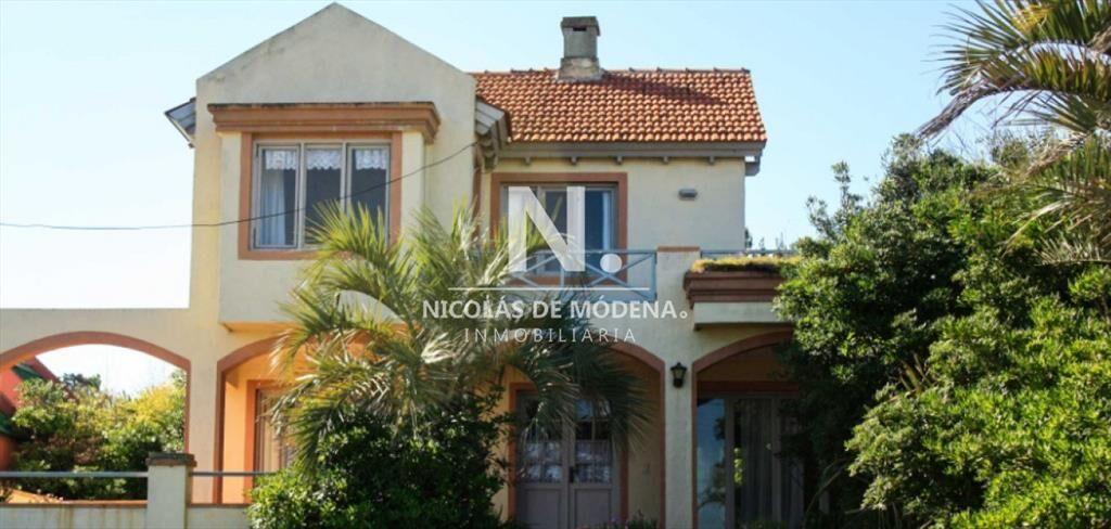 En venta casa de 4 dormitorios, primera lÃnea -