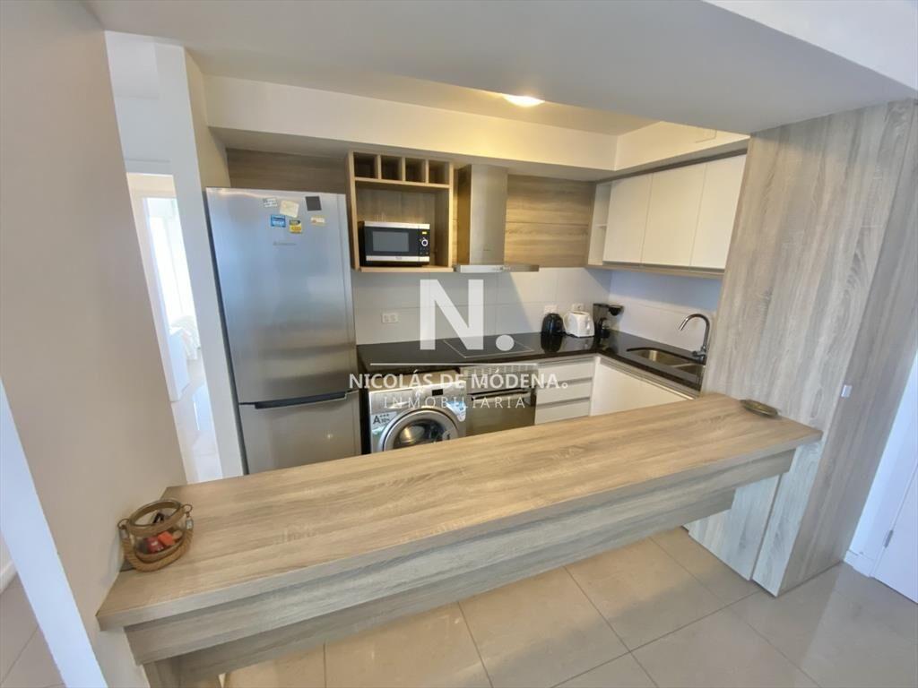 Vende apartamento de 2 dormitorios, con vista al
