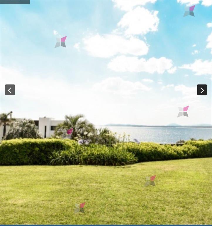 VENTA DE APARTAMENTO DE 3 DORMITORIOS EN PUNTA BALLENA PUNT