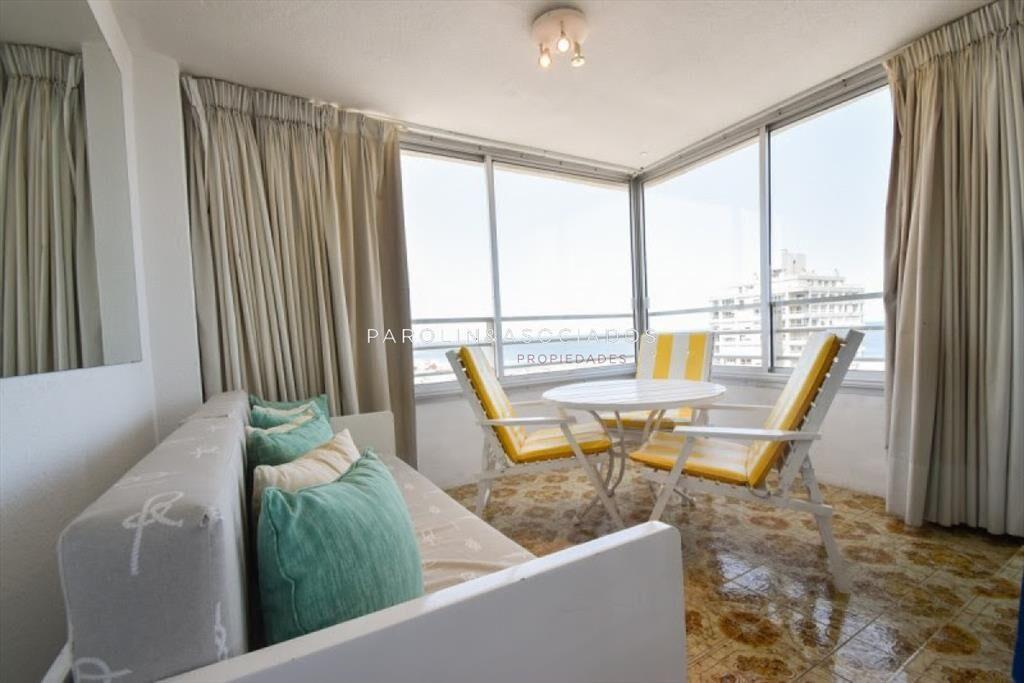 Apartamento de 2 dormitorios en venta en Punta